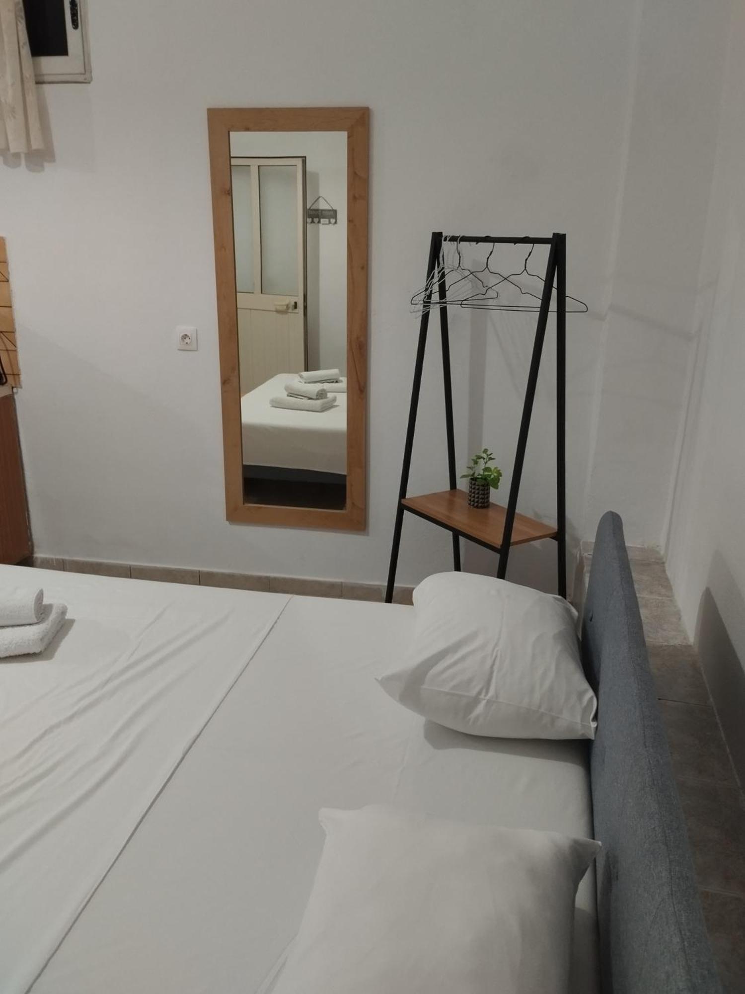 Dim'S Villas Qeparo Room photo